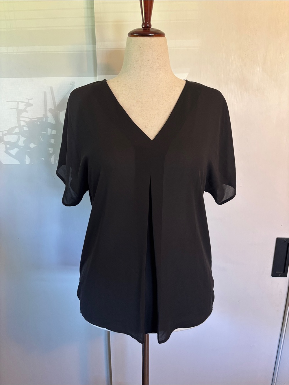 MICHAEL Michael Kors Black V-Neck Short Sleeve Pleat Front Blouse